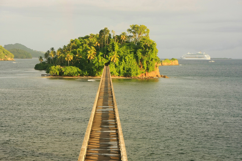 Bridge to Nowhere, Samana Bay